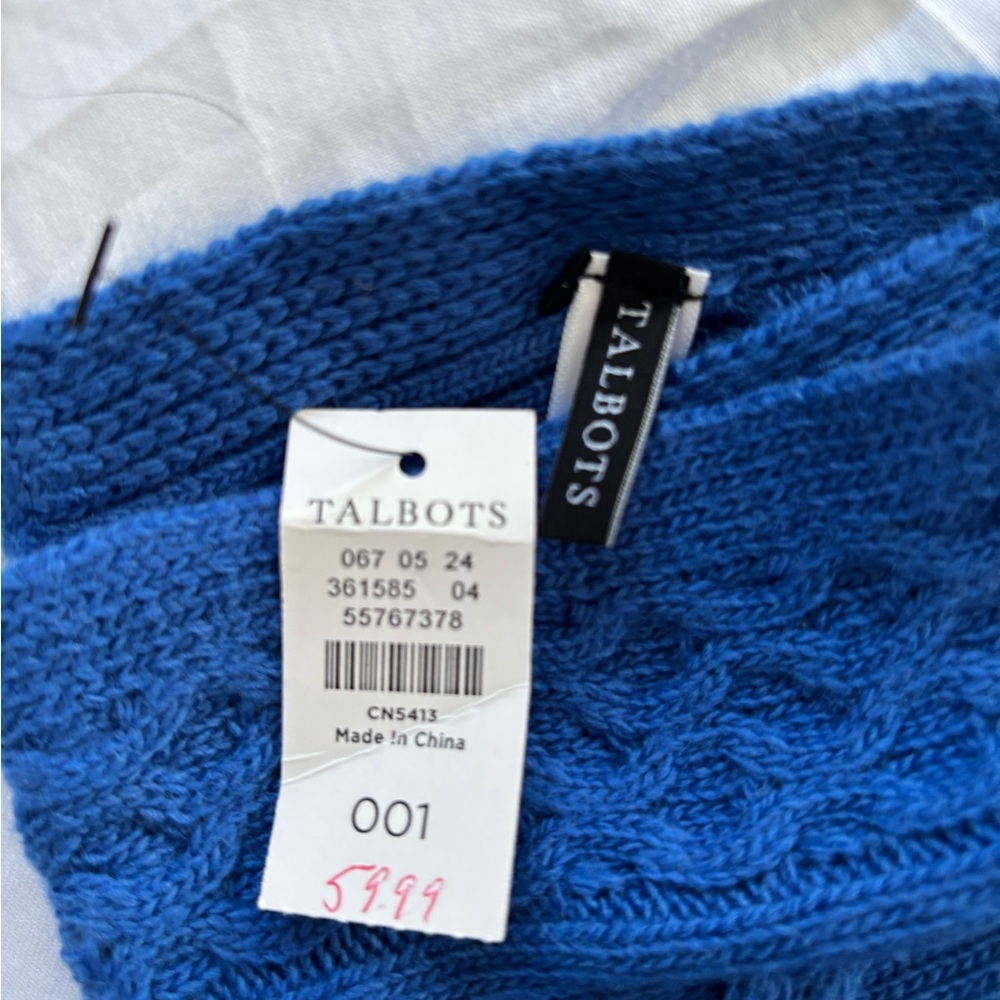 Gorgeous Talbots scarf.  blue color. Cashmere,nylon, viscose exc cold